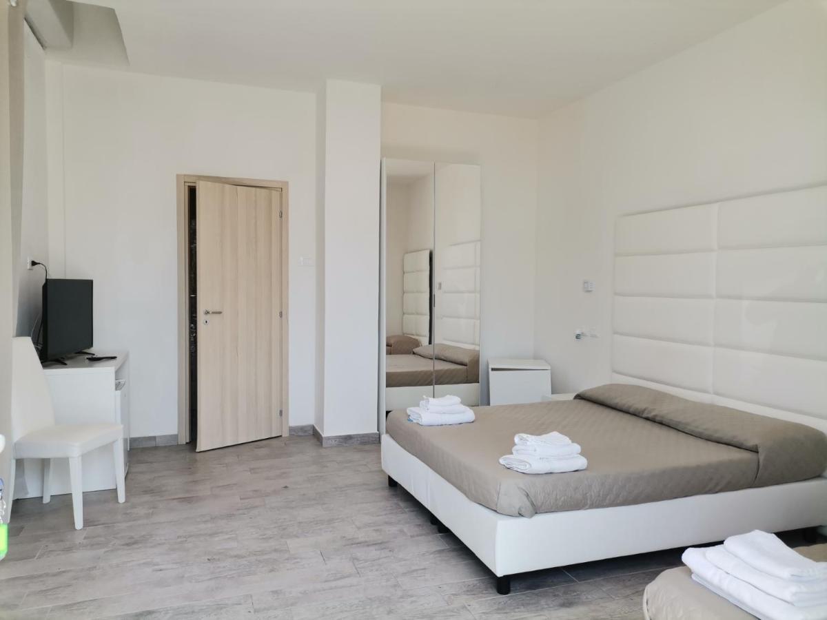 Hotel Calypso Remix Paestum Buitenkant foto