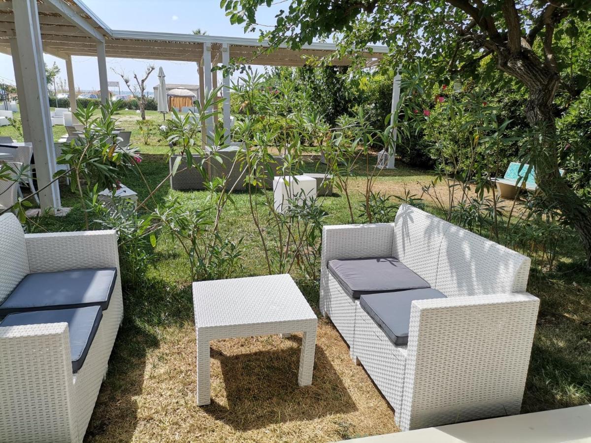 Hotel Calypso Remix Paestum Buitenkant foto